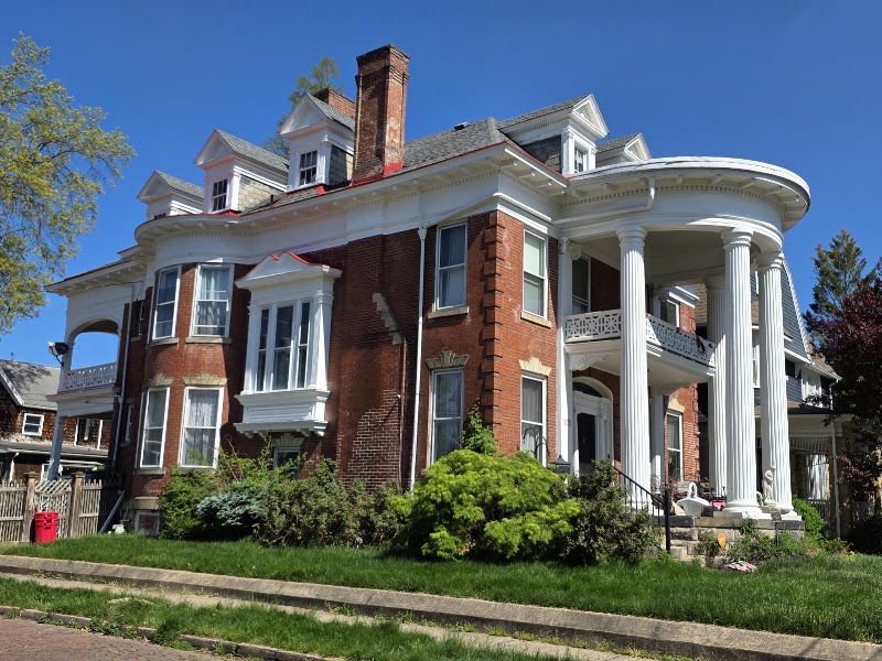 Historic Parkersburg & Julia-Ann Square