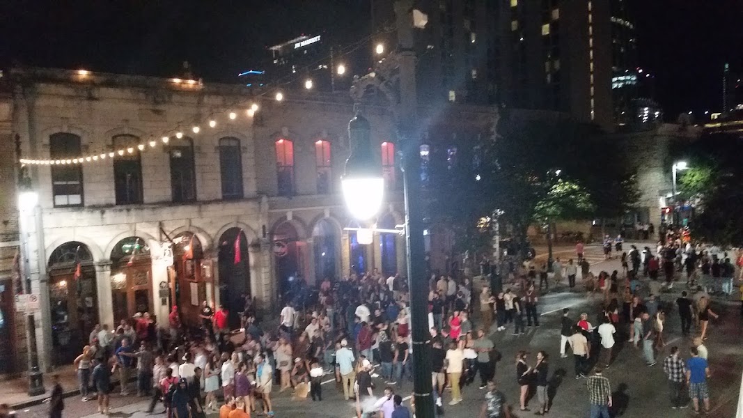 Sixth Street Entertainment District — Historic Walk