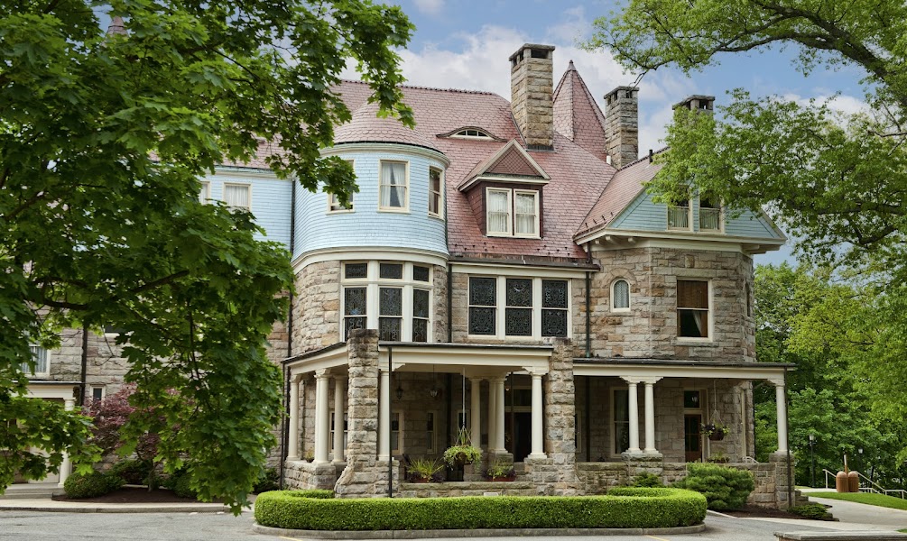 Graceland Inn at Davis & Elkins College