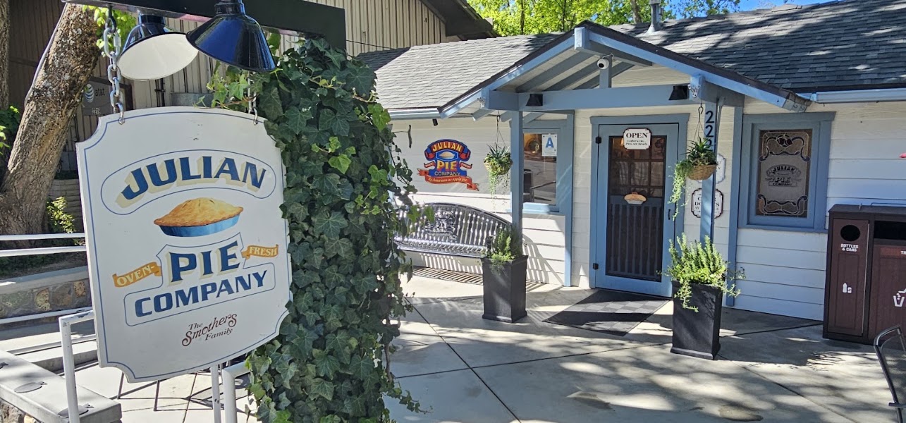 Julian, CA — Main Street & Apple Pie