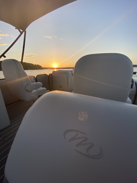 Pontoon Afternoon on Smith Lake