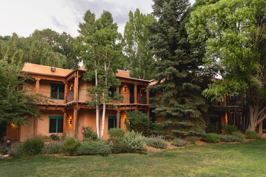 El Monte Sagrado, Taos