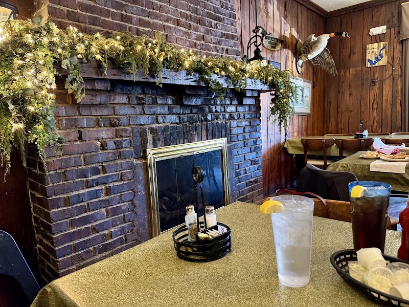 Boyette's Dining on the Lake