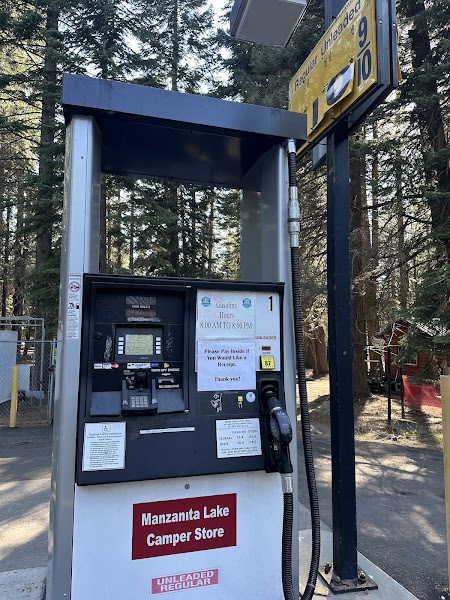 Manzanita Lake Camper Store & Picnic Area